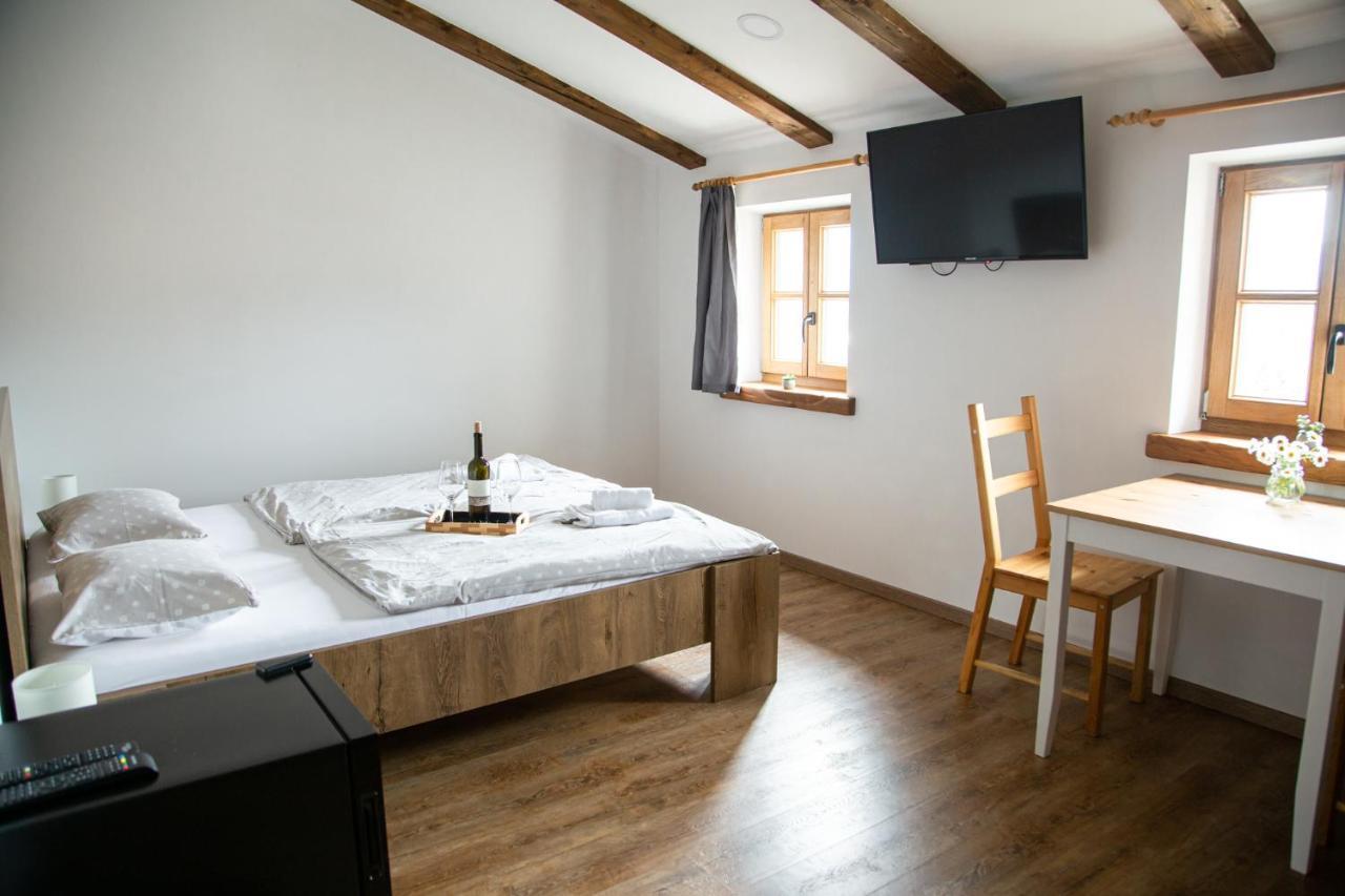 Boutique Rooms & Winery Zorz Vipava Esterno foto