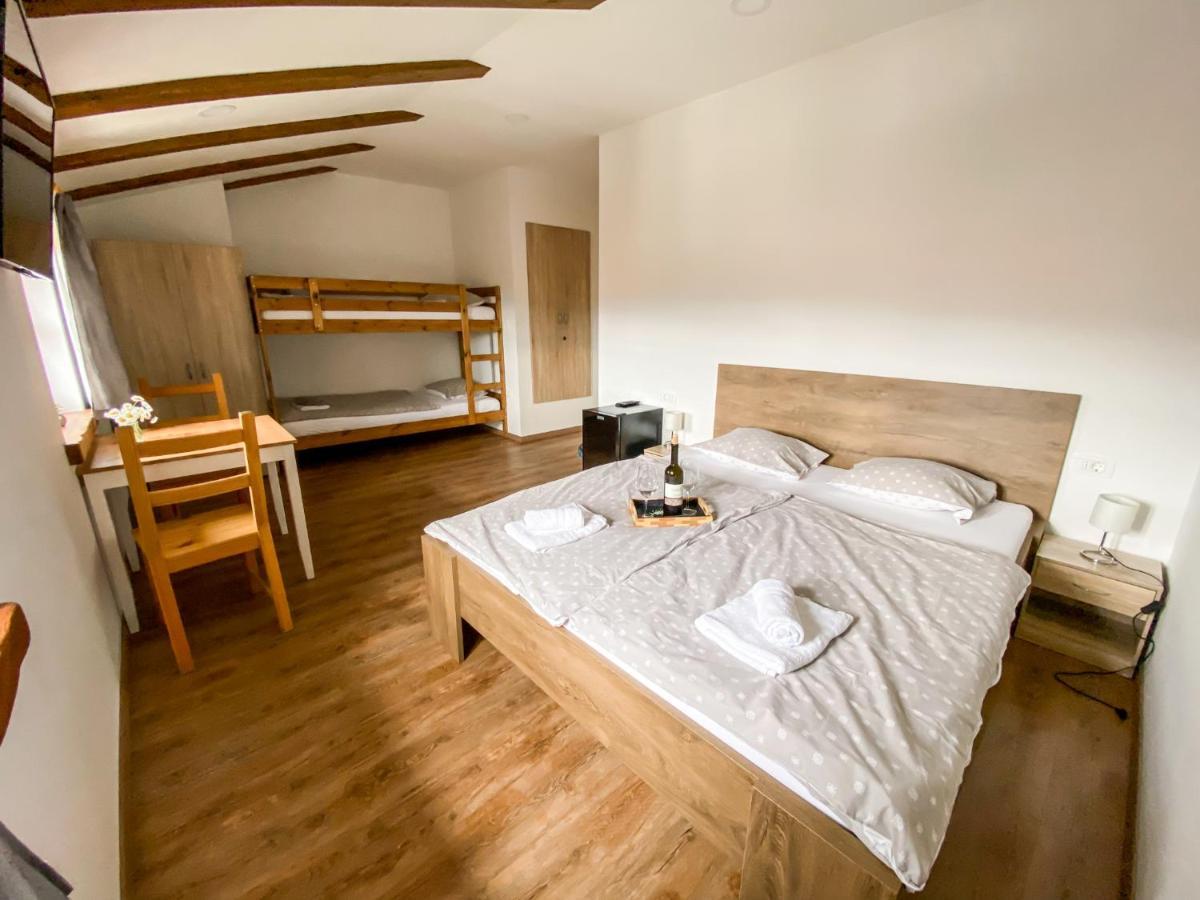Boutique Rooms & Winery Zorz Vipava Esterno foto
